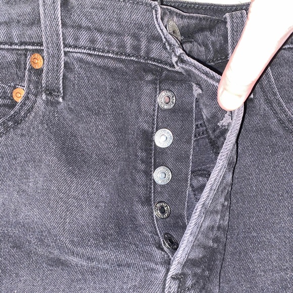 Levi Ribcage shorts size 31 - Picture 3 of 5